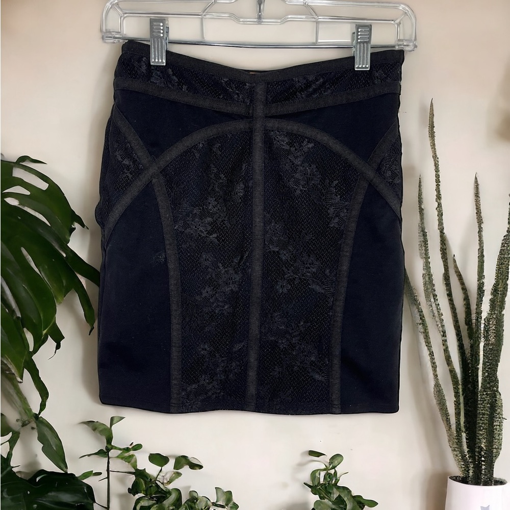 Free People Womens Extra Small (XS) Black Pencil Skirt With Lace Floral Design